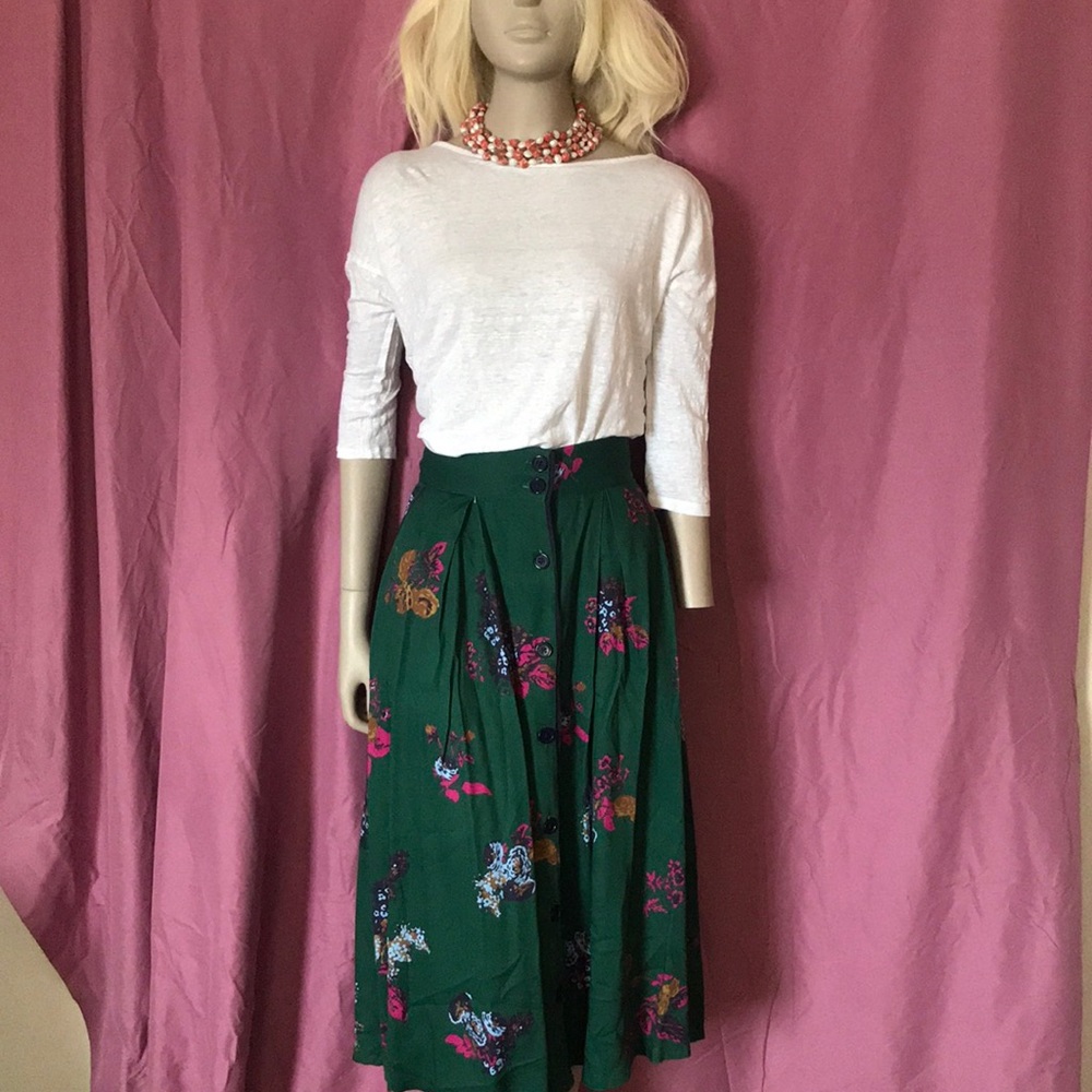 Over-the-knee floral skirt